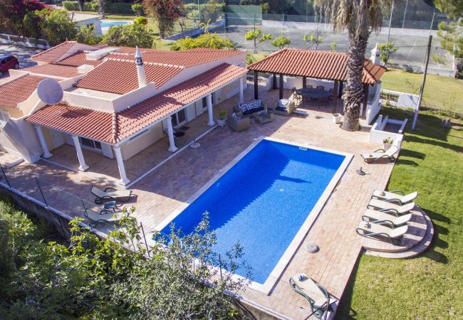 Villa em Almancil - Casa Pequena | 5 Quartos | Tranquila | Garrão