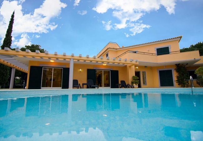 Villa/Dettached house in Vilamoura - Villa Lopes | 5 Bedrooms | Big Plot | Vilamoura